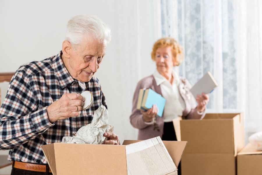 Jak zadbać o komfort bliskiej osoby po przeprowadzce do domu seniora?